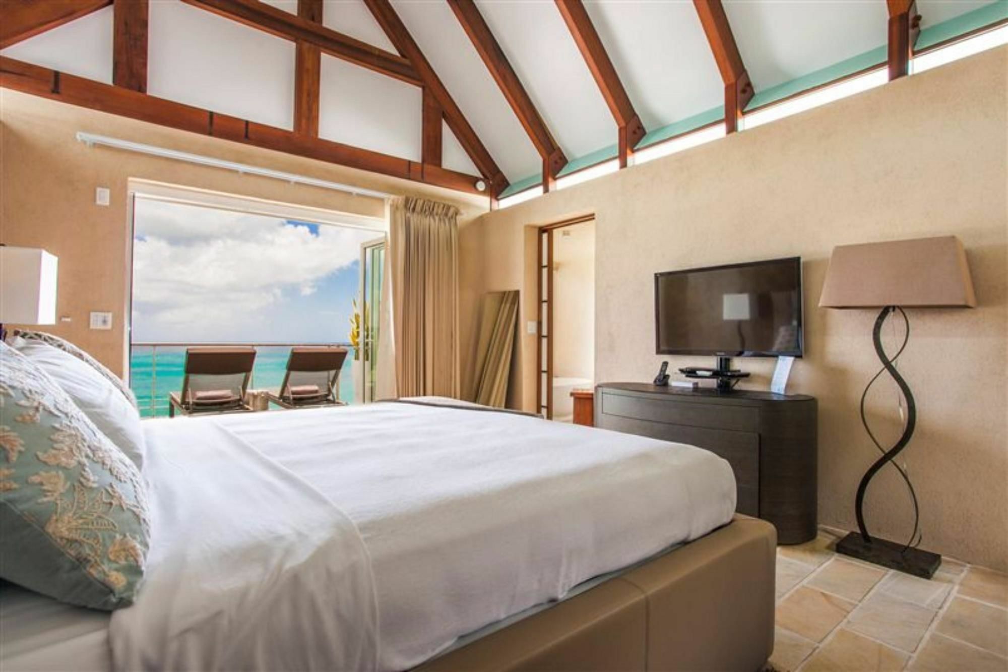 Ceblue Villas The Valley 外观 照片